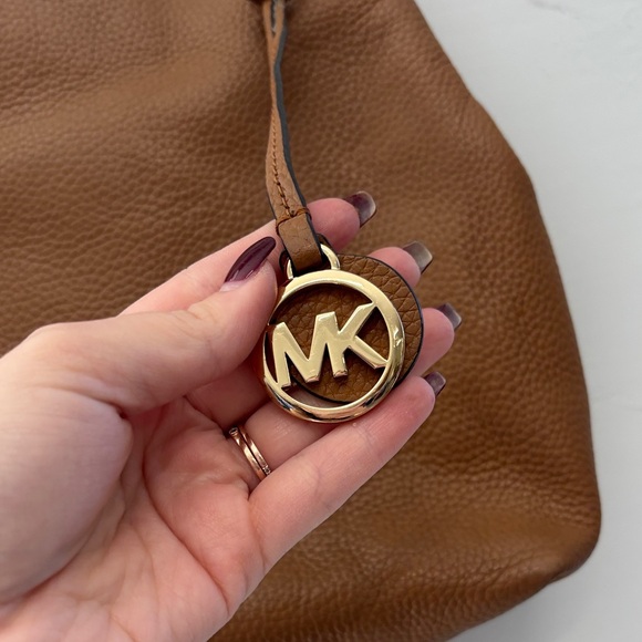 Michael Kors Jet Set Brown Pebbled Soft Leather Gold Chain Handle Shoulder Bag - Picture 3 of 8